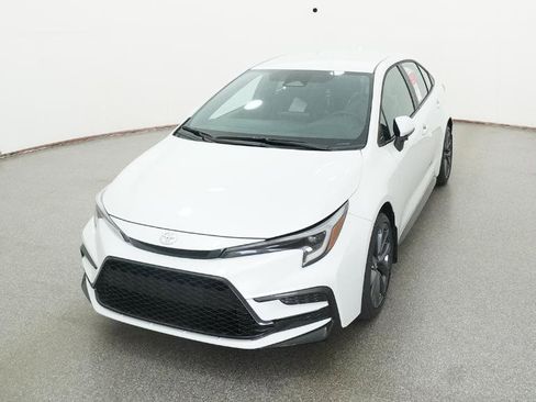 New 2026 Toyota Corolla SE image 3