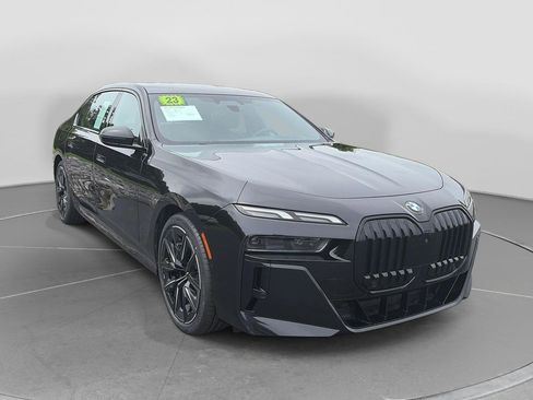 Used 2023 BMW 740i RWD image 7