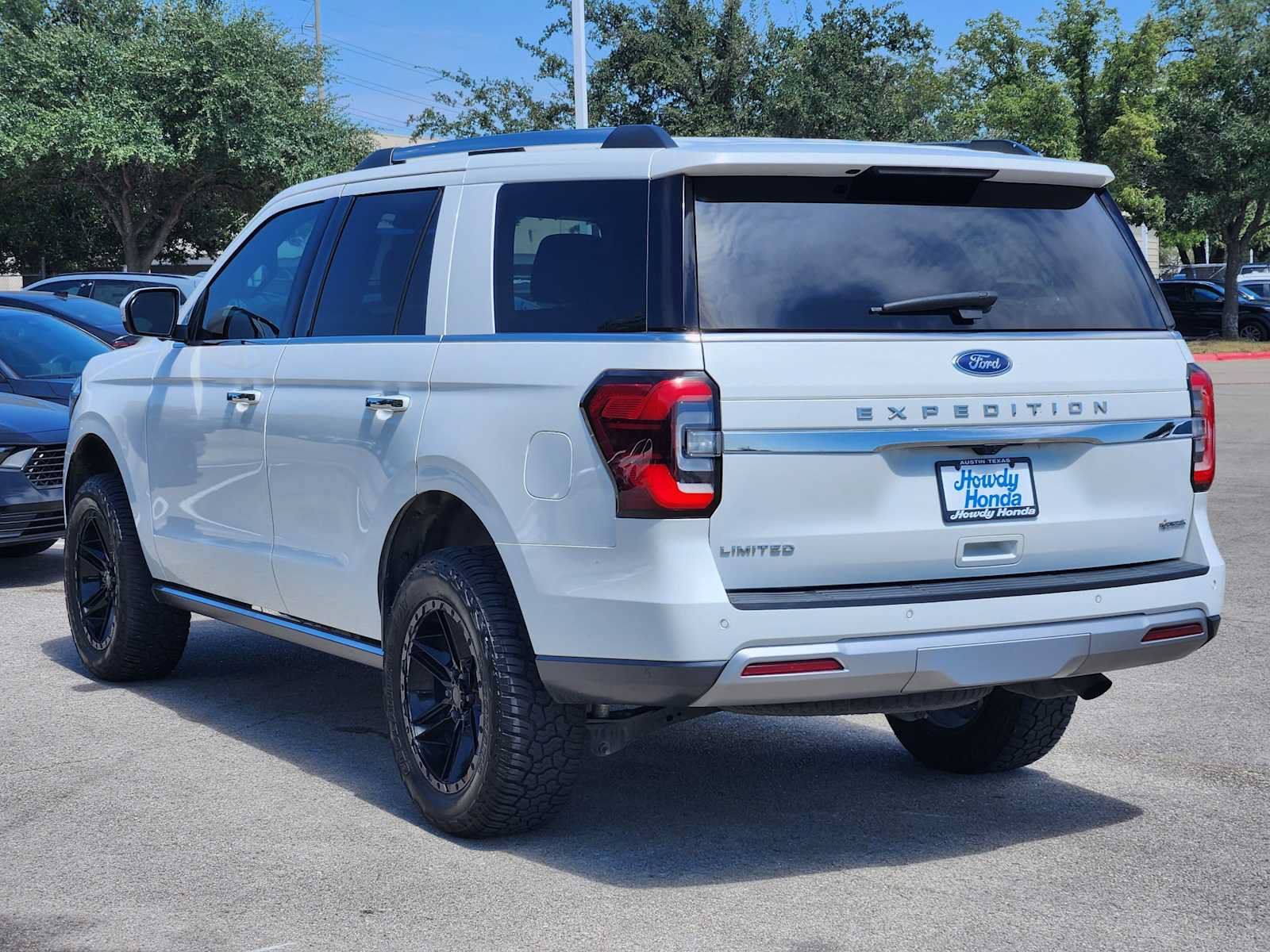 Used 2022 Ford Expedition Limited RWD image 5