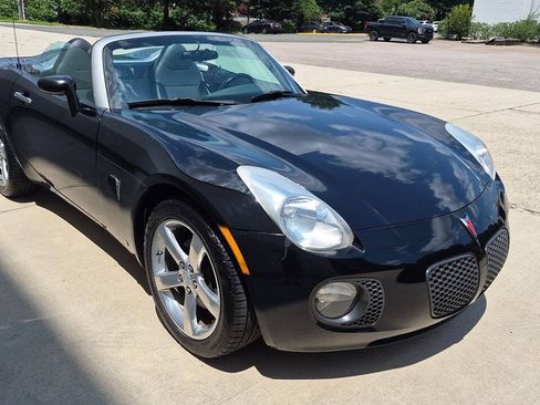 Used 2007 Pontiac Solstice GXP RWD image 10