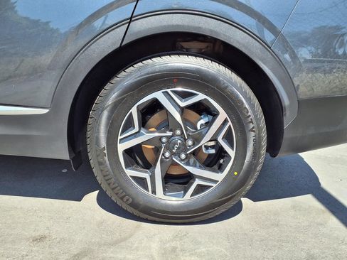 Used 2025 Kia Sportage LX FWD image 24