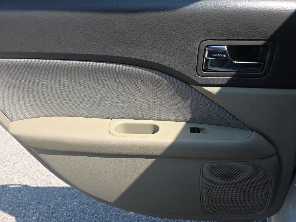 Used 2012 Ford Fusion SE FWD image 19