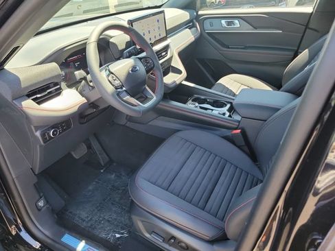 New 2026 Ford Explorer ST-Line w/ ST-Line Street Pack RWD image 17