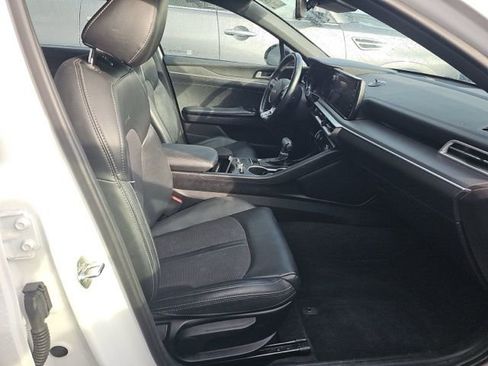Used 2023 Kia K5 GT-Line image 10