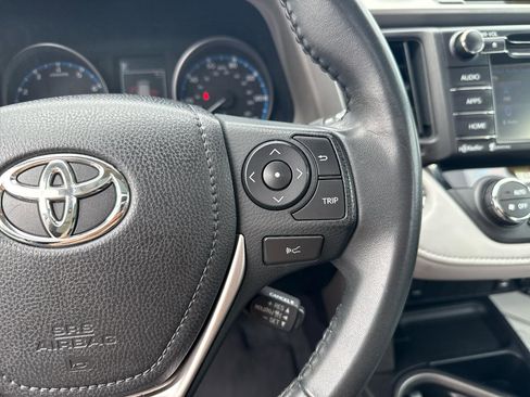 Used 2017 Toyota RAV4 XLE FWD image 17