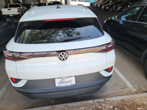 Used 2024 Volkswagen ID.4 Pro image 4