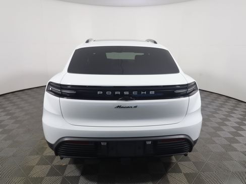 Used 2025 Porsche Macan 4 Electric AWD/4WD image 6