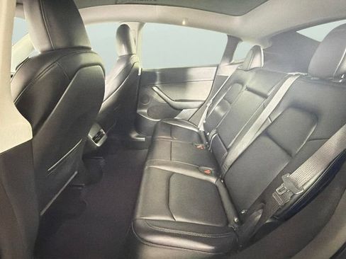 Used 2025 Tesla Model Y Long Range RWD image 29