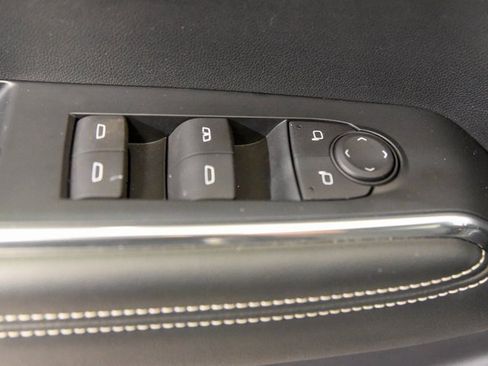 Used 2024 GMC Acadia Elevation image 15