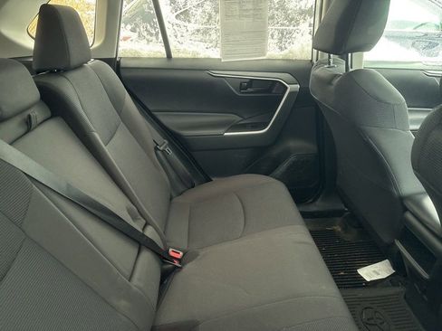 Used 2019 Toyota RAV4 LE image 10