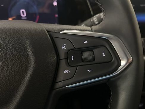 Used 2025 Chevrolet TrailBlazer LT w/ Convenience Package AWD/4WD image 19