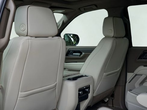New 2026 GMC Yukon Denali w/ Sun & Power Step Package AWD/4WD image 19