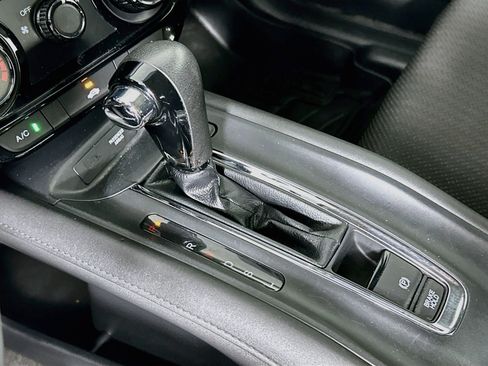 Used 2018 Honda HR-V LX image 23