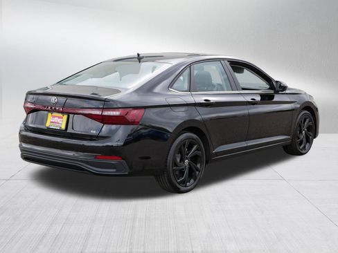Used 2026 Volkswagen Jetta SE w/ Black Wheel Package FWD image 7
