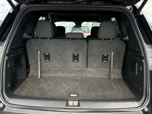 Used 2025 GMC Acadia Elevation image 28