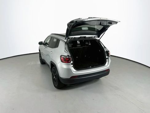 Used 2024 Jeep Compass Latitude AWD/4WD image 24