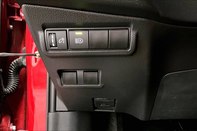 Used 2023 Toyota Corolla Cross XLE FWD image 34