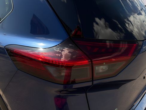 Used 2023 Nissan Rogue SL FWD image 33