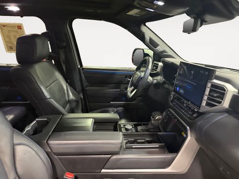 Used 2024 Toyota Sequoia Platinum AWD/4WD image 16