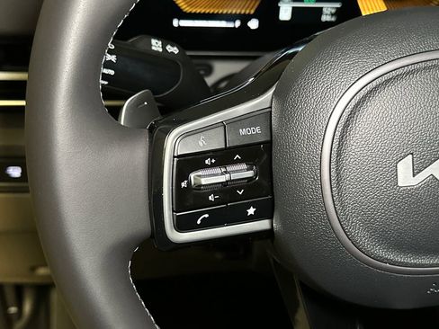 New 2026 Kia Carnival EX image 23