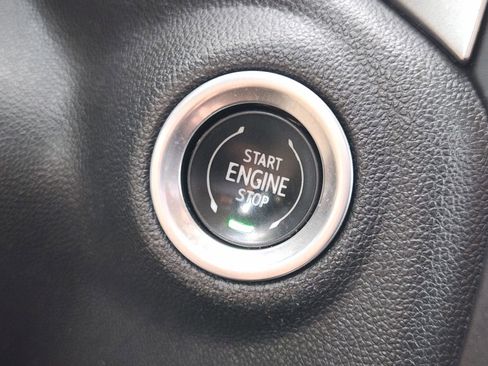 Used 2021 Chevrolet Silverado 1500 LT RWD image 23