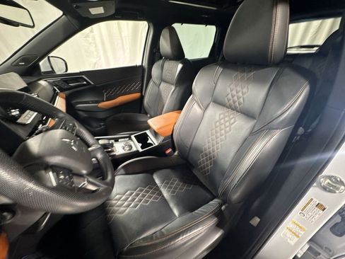 Used 2023 Mitsubishi Outlander SEL image 17