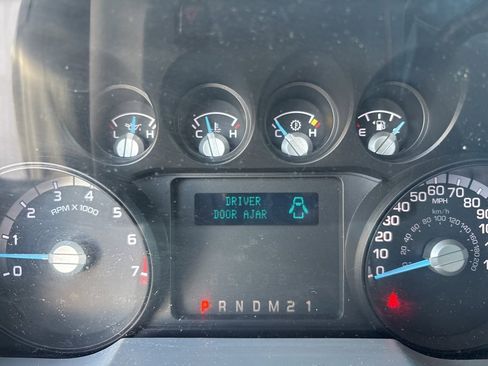 Used 2012 Ford F250 XLT w/ Camper Pkg image 31