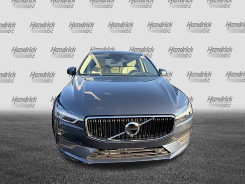 Used 2021 Volvo XC60 T5 Momentum w/ Premium Package image 5