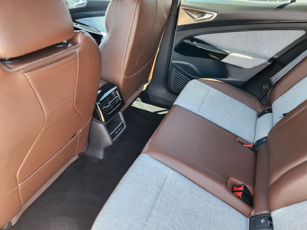 Certified 2024 Volkswagen ID.4 Pro AWD/4WD image 26