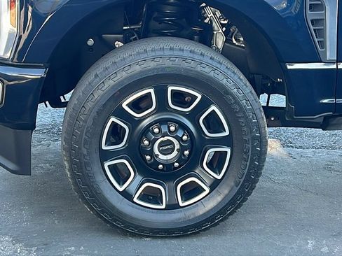 Certified 2024 Ford F250 Platinum w/ FX4 Off-Road Package AWD/4WD image 8