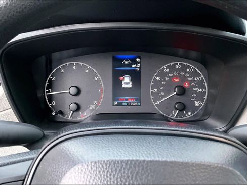 Certified 2025 Toyota Corolla Cross L image 25