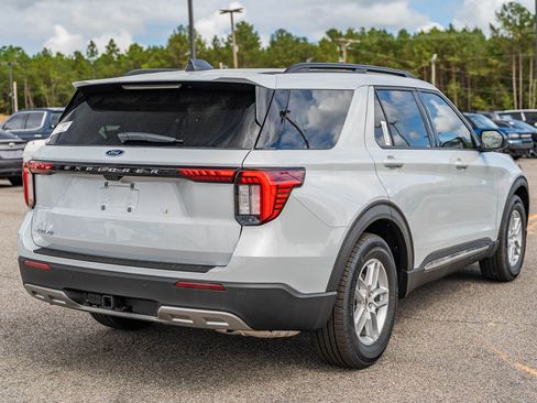 New 2025 Ford Explorer Active w/ Active Comfort Package image 4
