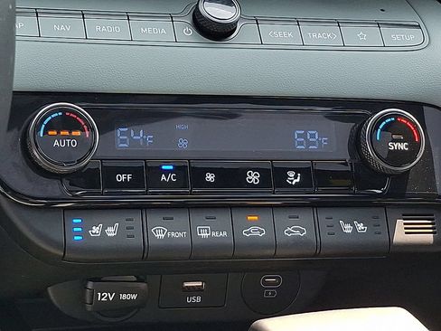 Used 2025 Hyundai Elantra Limited FWD image 21