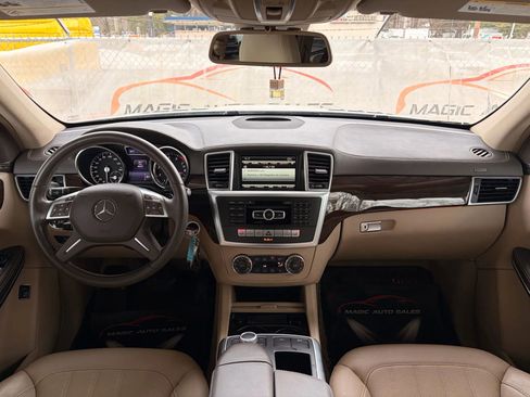 Used 2014 Mercedes-Benz GL 450 4MATIC image 30