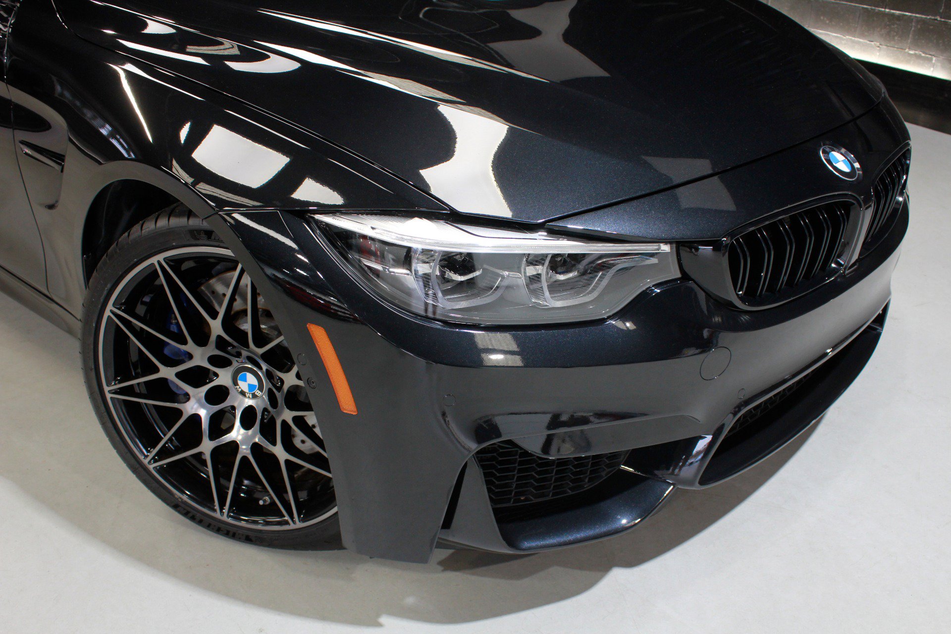 Used 2018 BMW M4 Coupe w/ Competition Package RWD image 11