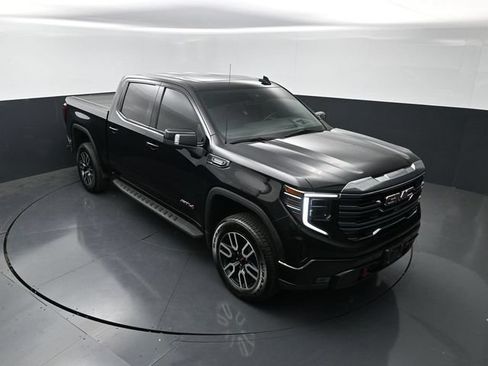 Used 2024 GMC Sierra 1500 AT4 w/ Technology Package AWD/4WD image 19