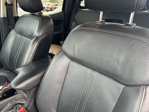 Used 2019 Ford Ranger Lariat w/ Black Appearance Package image 9