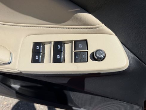 Used 2019 Toyota Avalon XLE w/ Carpet Mat Package FWD image 16