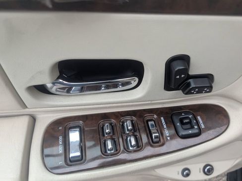 Used 1999 Lincoln Town Car Executive image 28