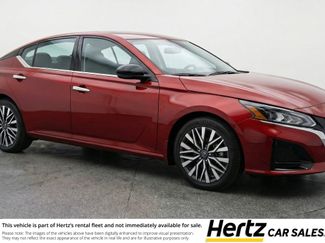 Used 2025 Nissan Altima 2.5 SV video 1