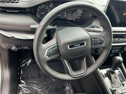 Used 2023 Jeep Compass Trailhawk image 16