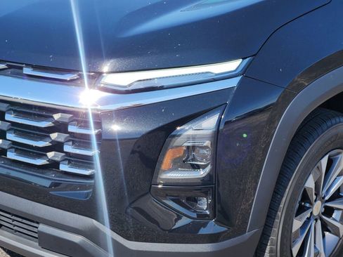 Used 2025 Chevrolet Equinox LT w/ Convenience Package II FWD image 8