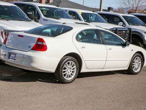 Used 2004 Chrysler 300M Base image 5