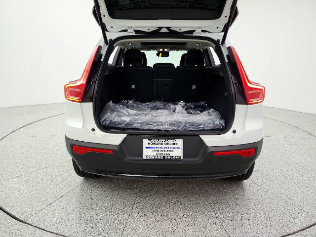 New 2026 Volvo XC40 B5 Plus w/ Protection Package Premier AWD/4WD image 19