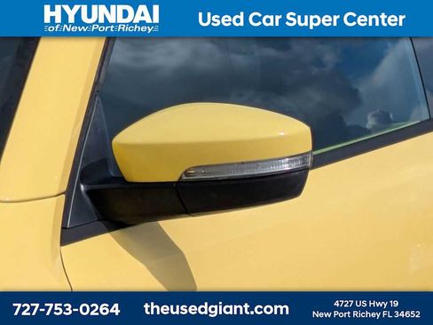 Used 2012 Volkswagen Beetle 2.5 FWD image 11