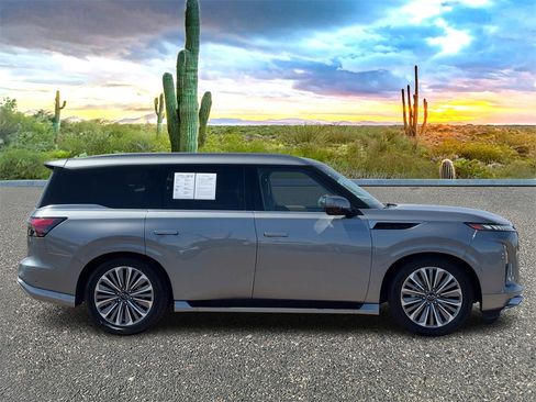 Used 2025 INFINITI QX80 Sensory image 6