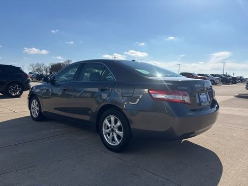 Used 2011 Toyota Camry LE w/ LE Extra-Value Pkg image 6