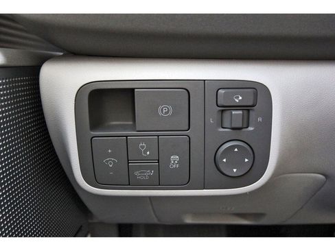 Used 2024 Hyundai Ioniq 6 Limited image 23