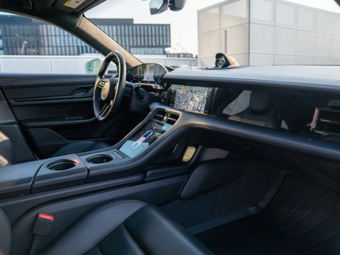 Certified 2020 Porsche Taycan Turbo w/ Premium Package AWD/4WD image 24