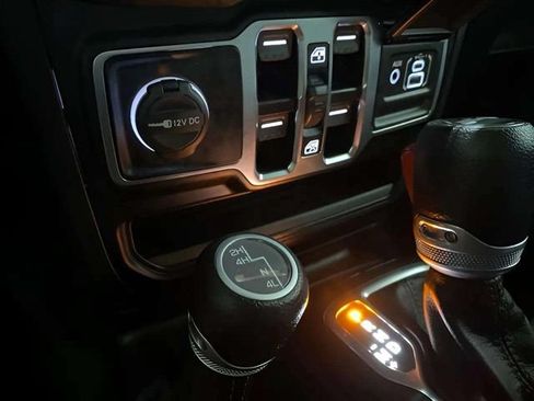 Used 2024 Jeep Wrangler Unlimited Sport AWD/4WD image 50